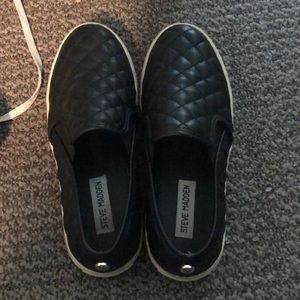 Hi! I am seeking Steve Madden black shoes
